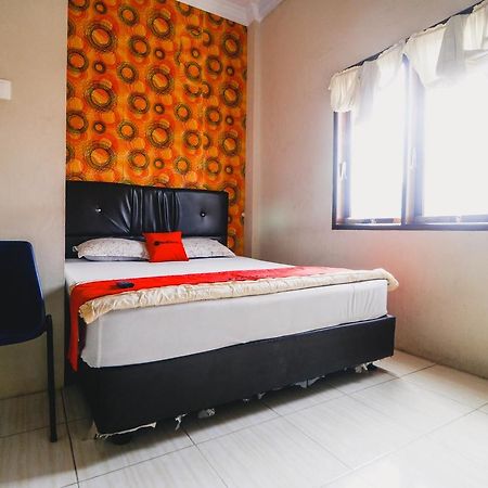 Reddoorz Near Jalan Gatot Subroto Medan Hotel Luaran gambar